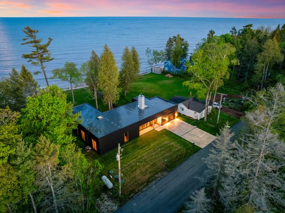 Wander Door County Shores - Image 1